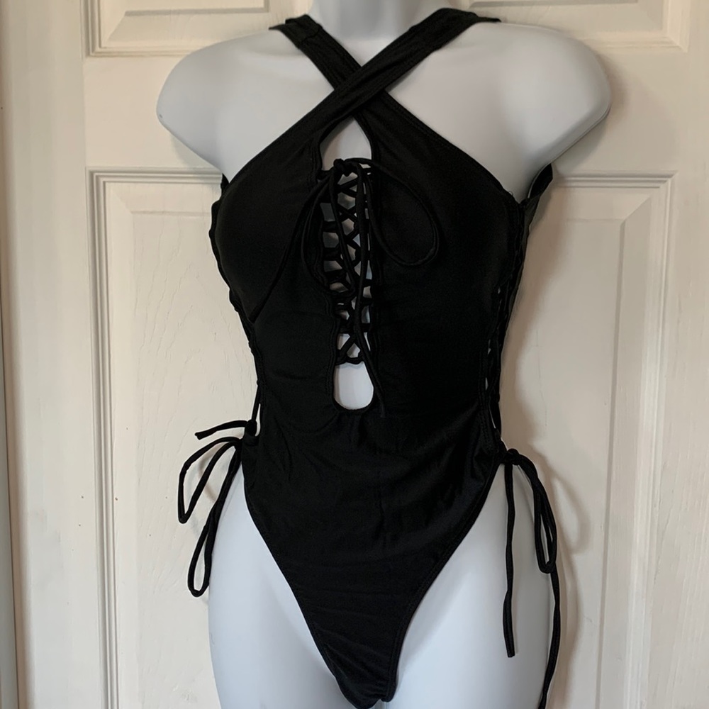 one piece swim suit